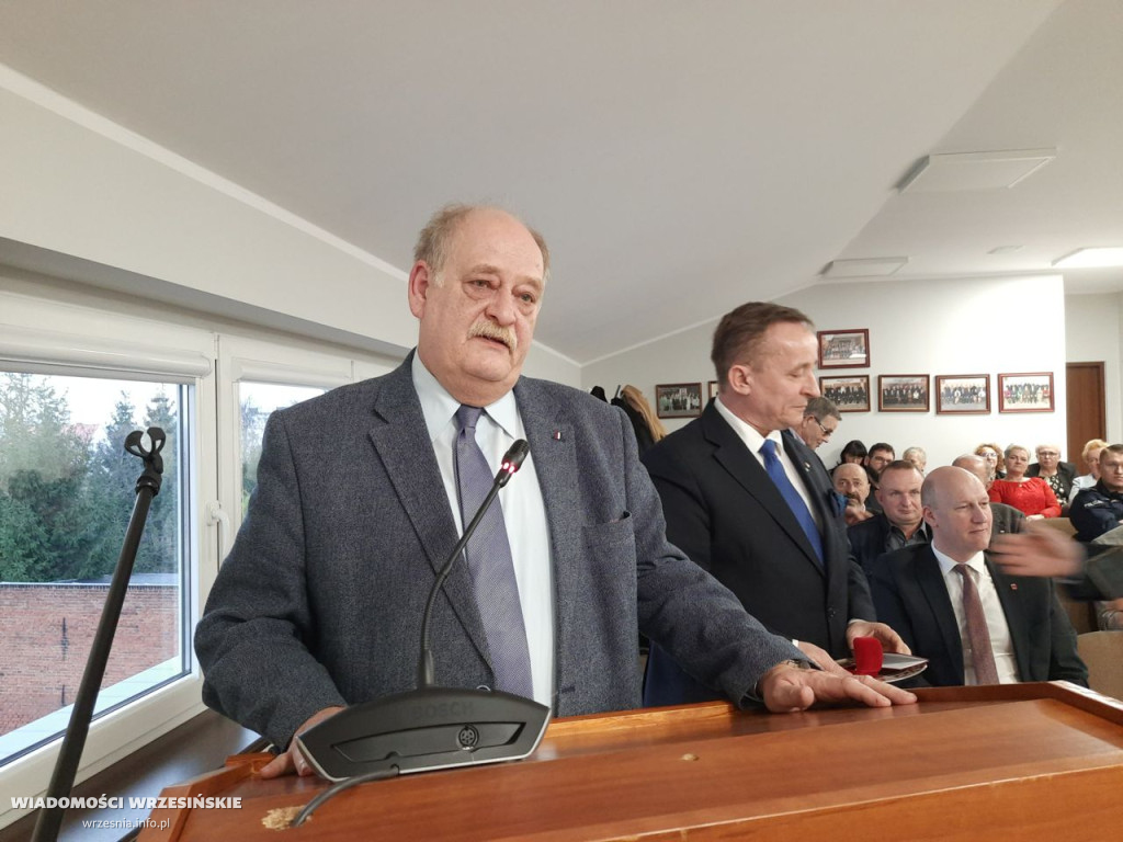 Otrzymał odznakę od ministra zdrowia [FOTO]