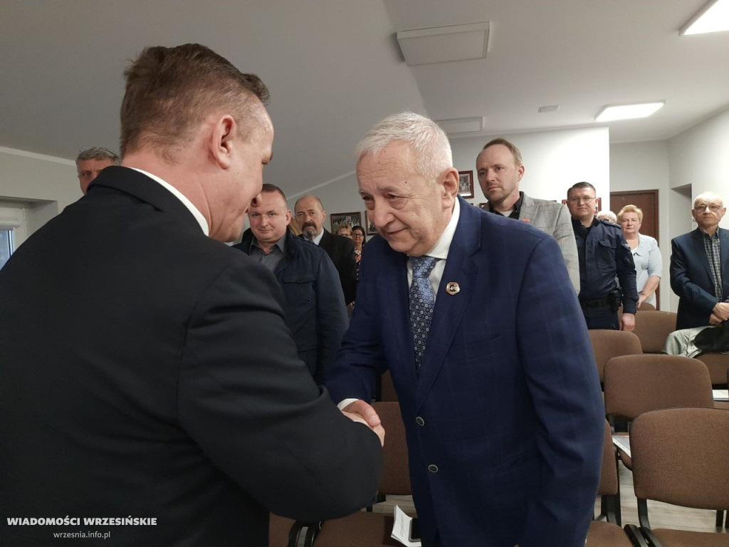Otrzymał odznakę od ministra zdrowia [FOTO]