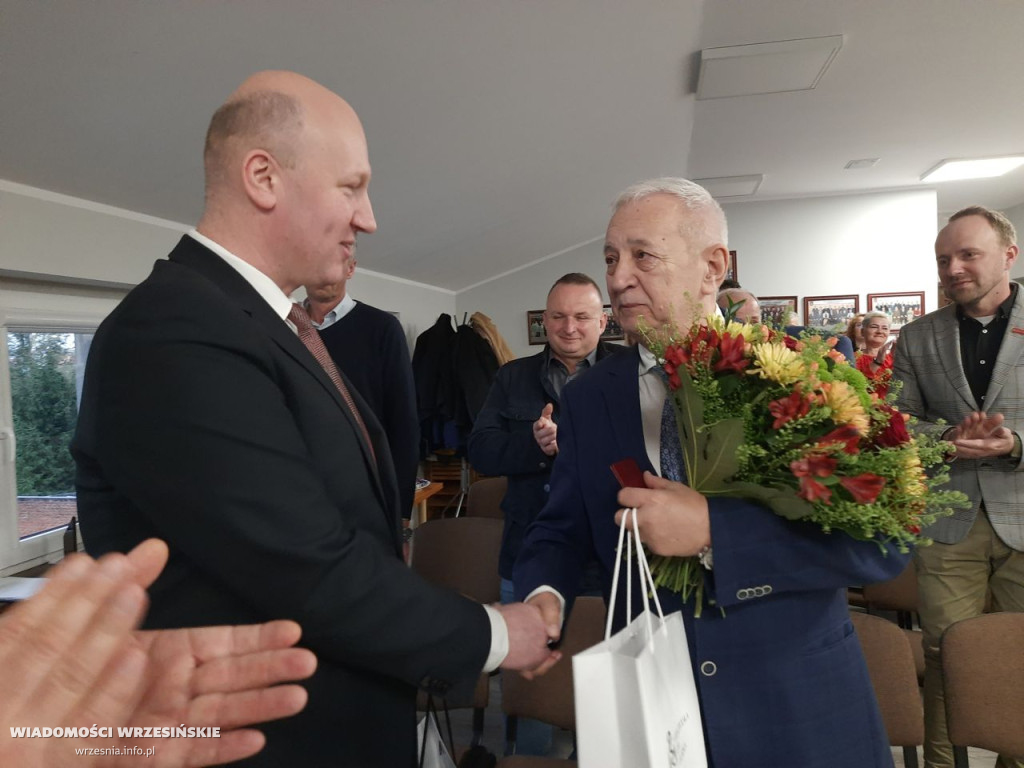 Otrzymał odznakę od ministra zdrowia [FOTO]