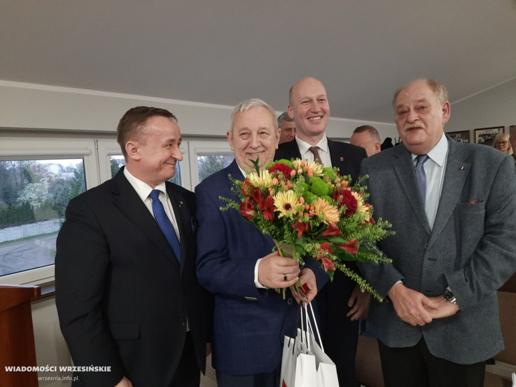 Otrzymał odznakę od ministra zdrowia [FOTO]