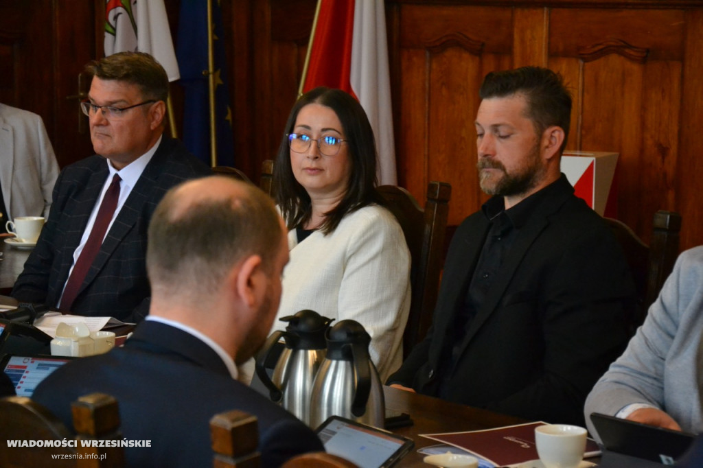 Ślubowanie burmistrza Tomasza Kałużnego