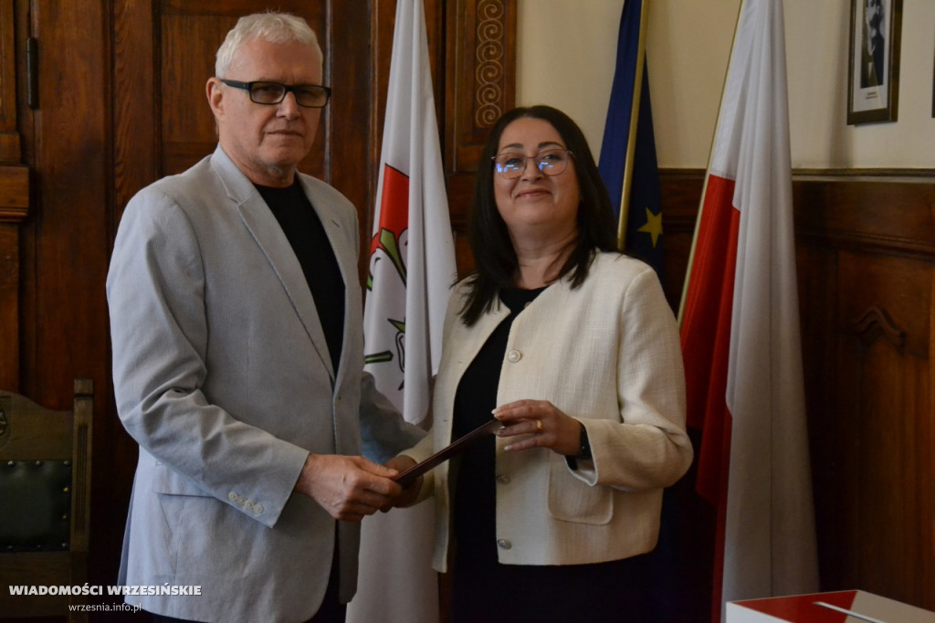 Ślubowanie burmistrza Tomasza Kałużnego