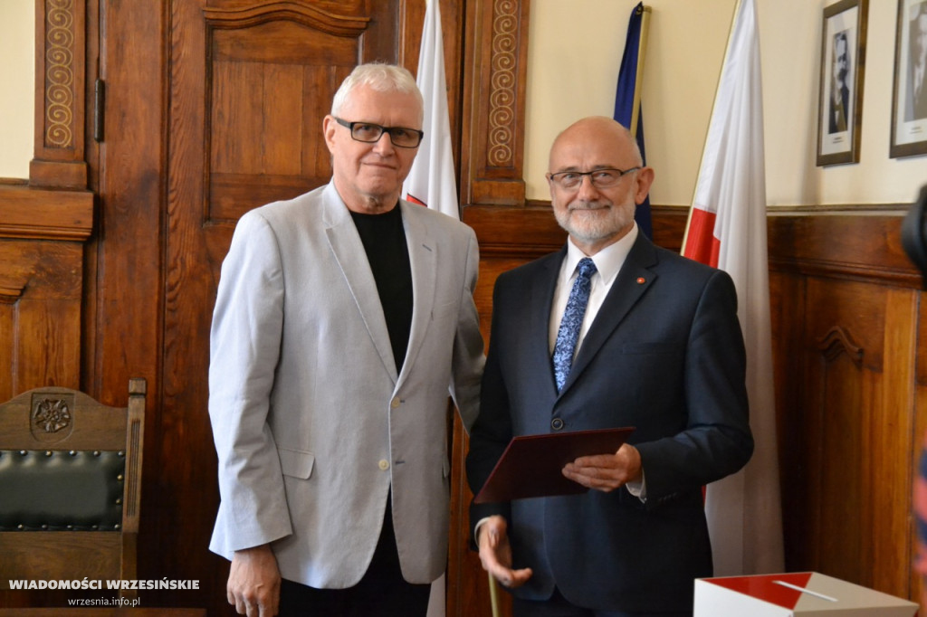 Ślubowanie burmistrza Tomasza Kałużnego
