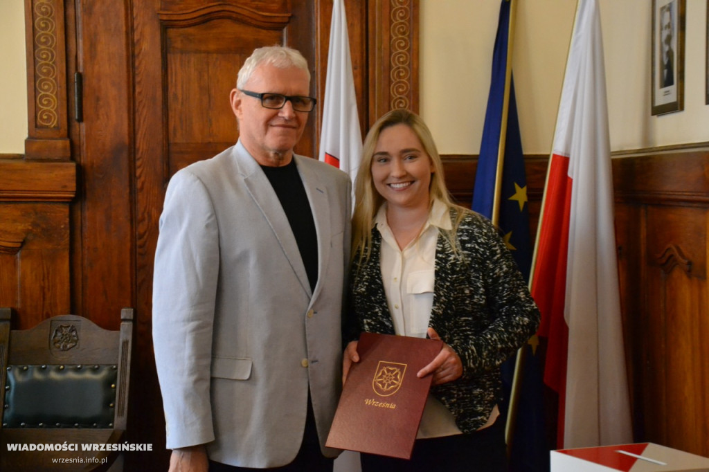 Ślubowanie burmistrza Tomasza Kałużnego