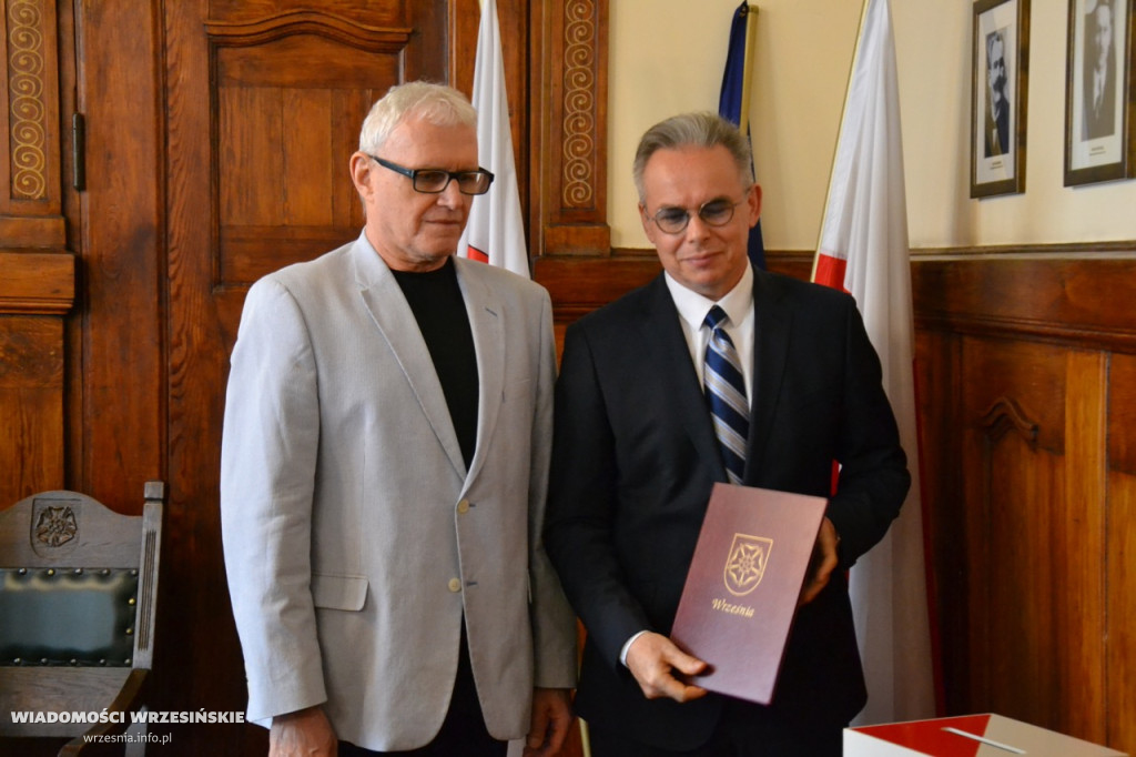 Ślubowanie burmistrza Tomasza Kałużnego