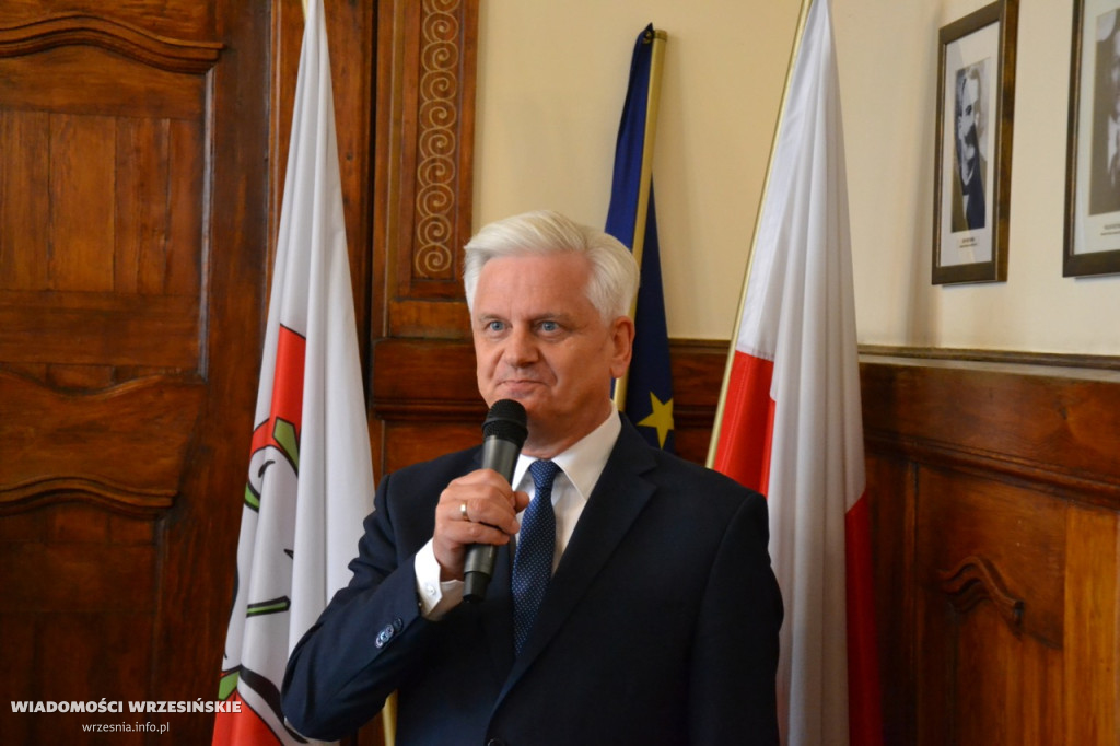 Ślubowanie burmistrza Tomasza Kałużnego