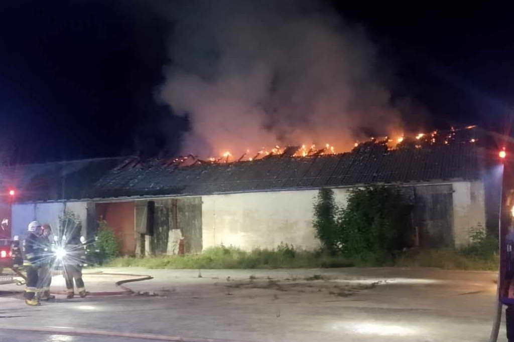 Pożar dawnego budynku PGR [FOTO]