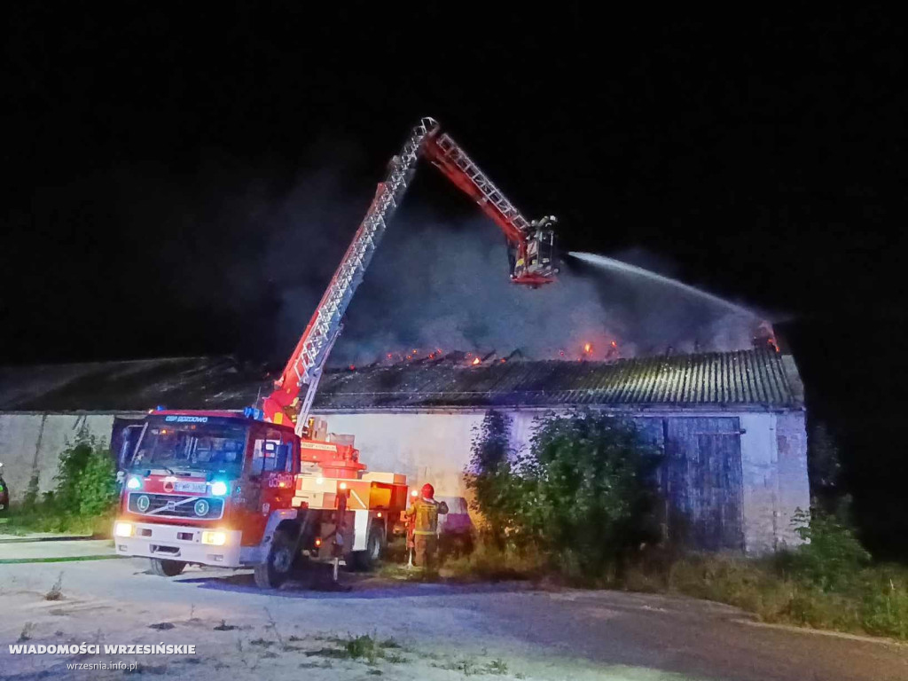 Pożar dawnego budynku PGR [FOTO]