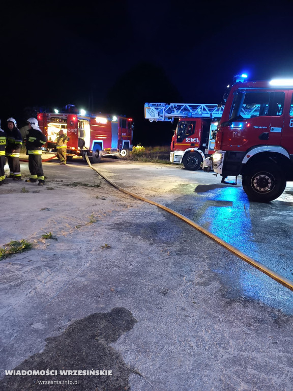 Pożar dawnego budynku PGR [FOTO]