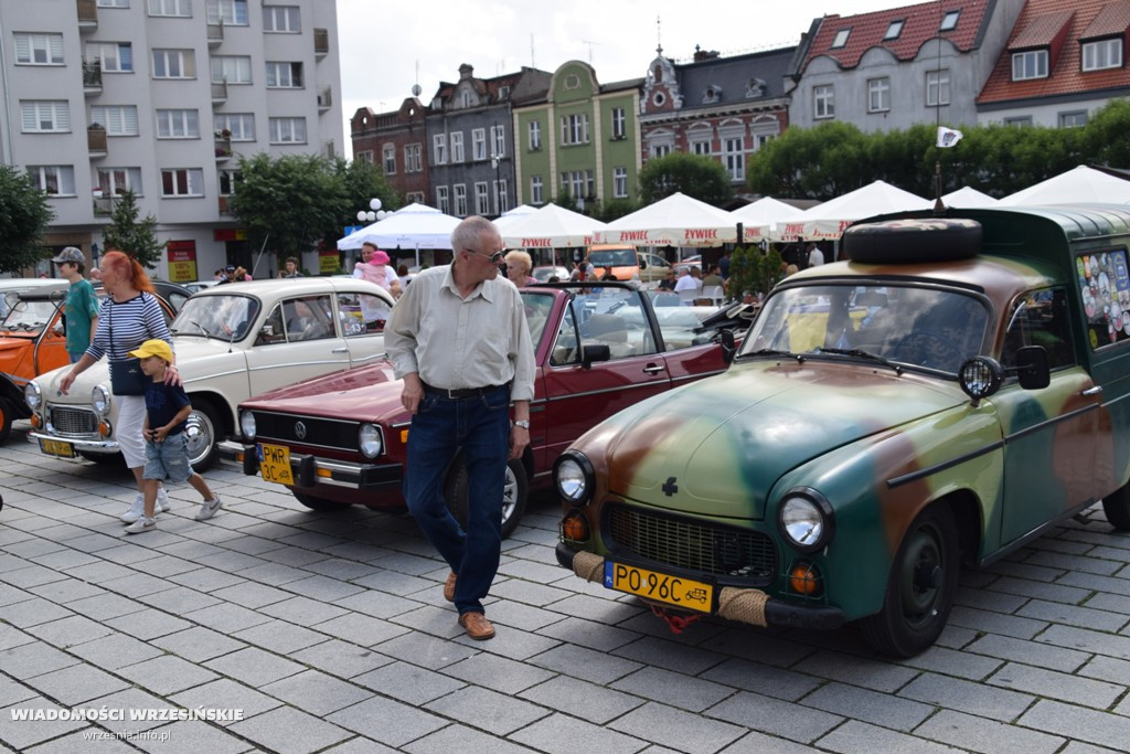 Piknik motoryzacyjny na wrzesińskim rynku
