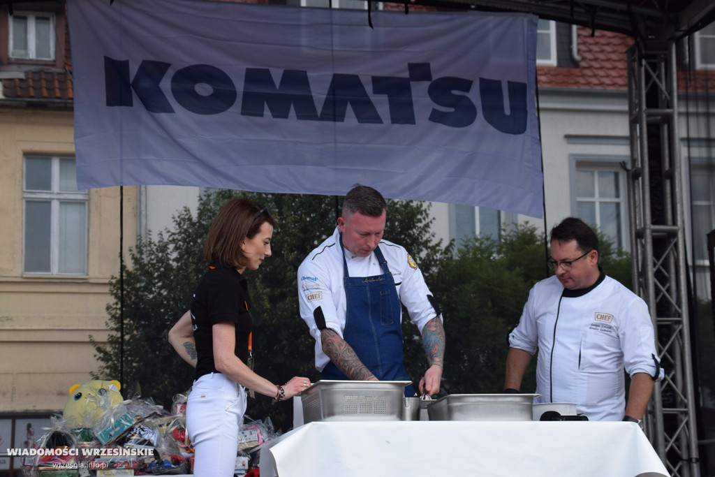 Piknik motoryzacyjny na wrzesińskim rynku