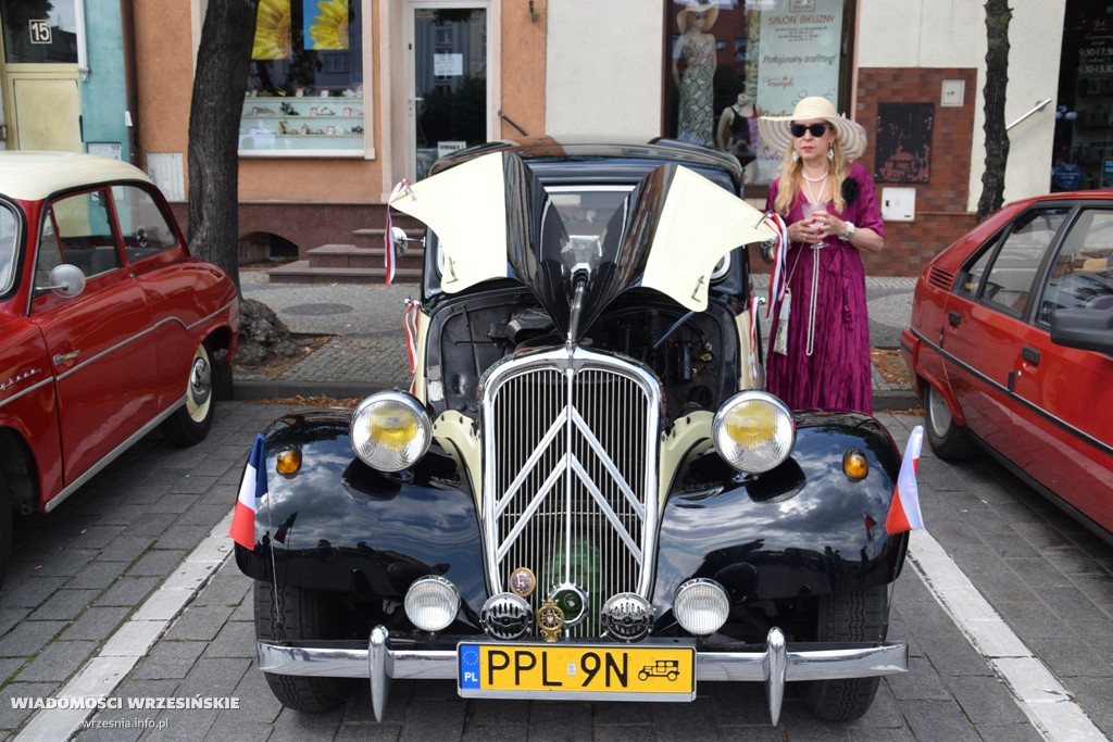 Piknik motoryzacyjny na wrzesińskim rynku