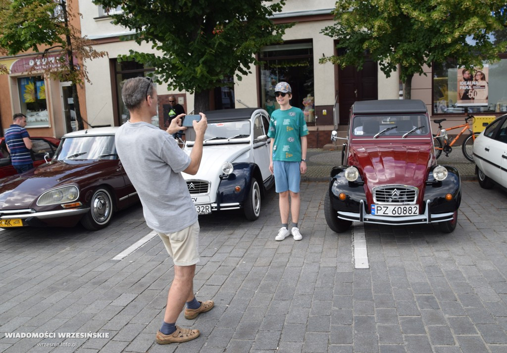 Piknik motoryzacyjny na wrzesińskim rynku
