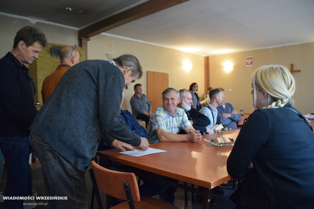 Zebranie wiejskie w Strzyżewie