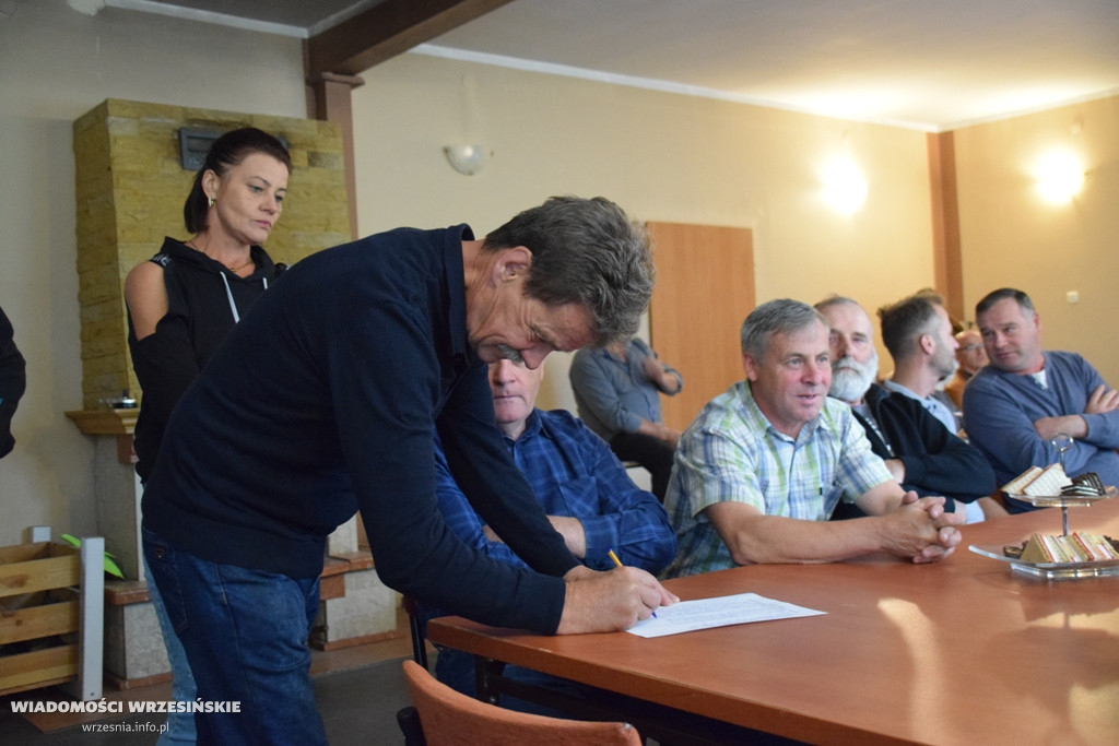 Zebranie wiejskie w Strzyżewie