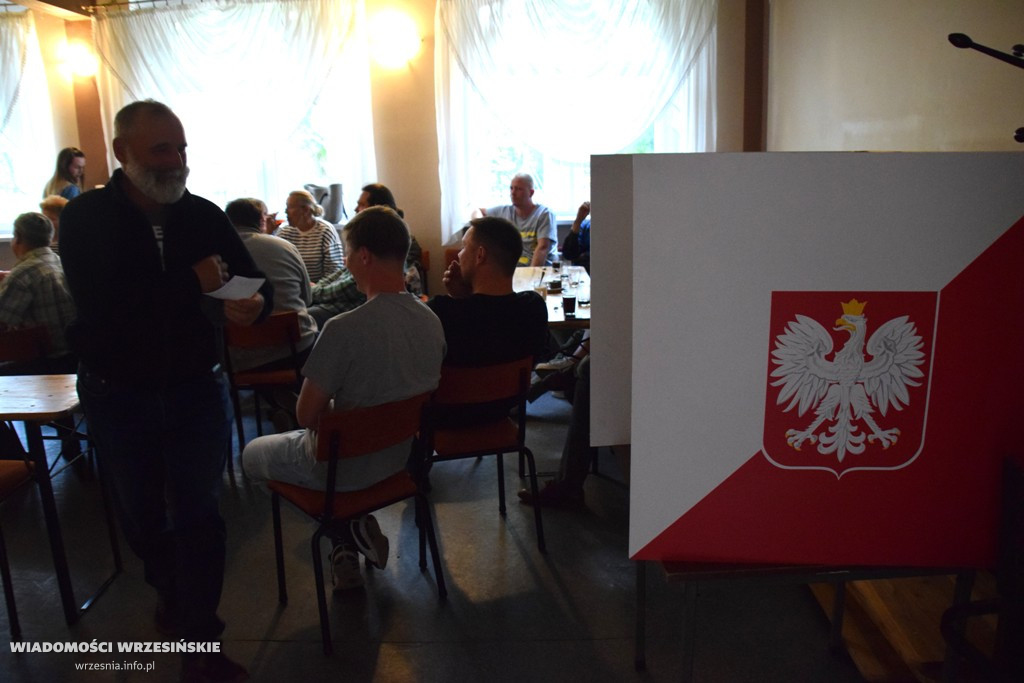 Zebranie wiejskie w Strzyżewie