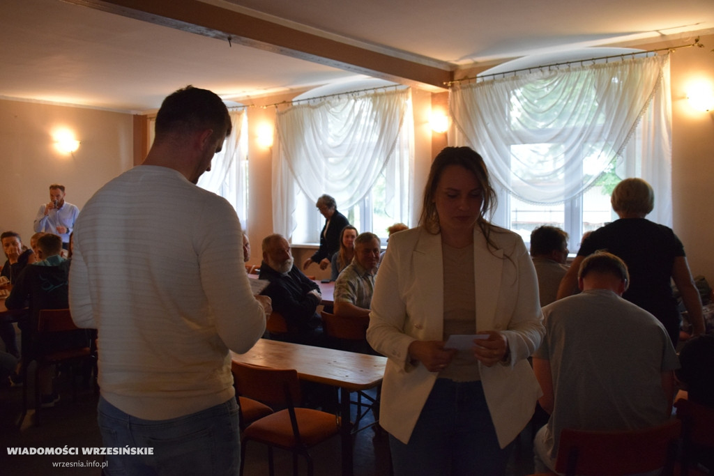 Zebranie wiejskie w Strzyżewie