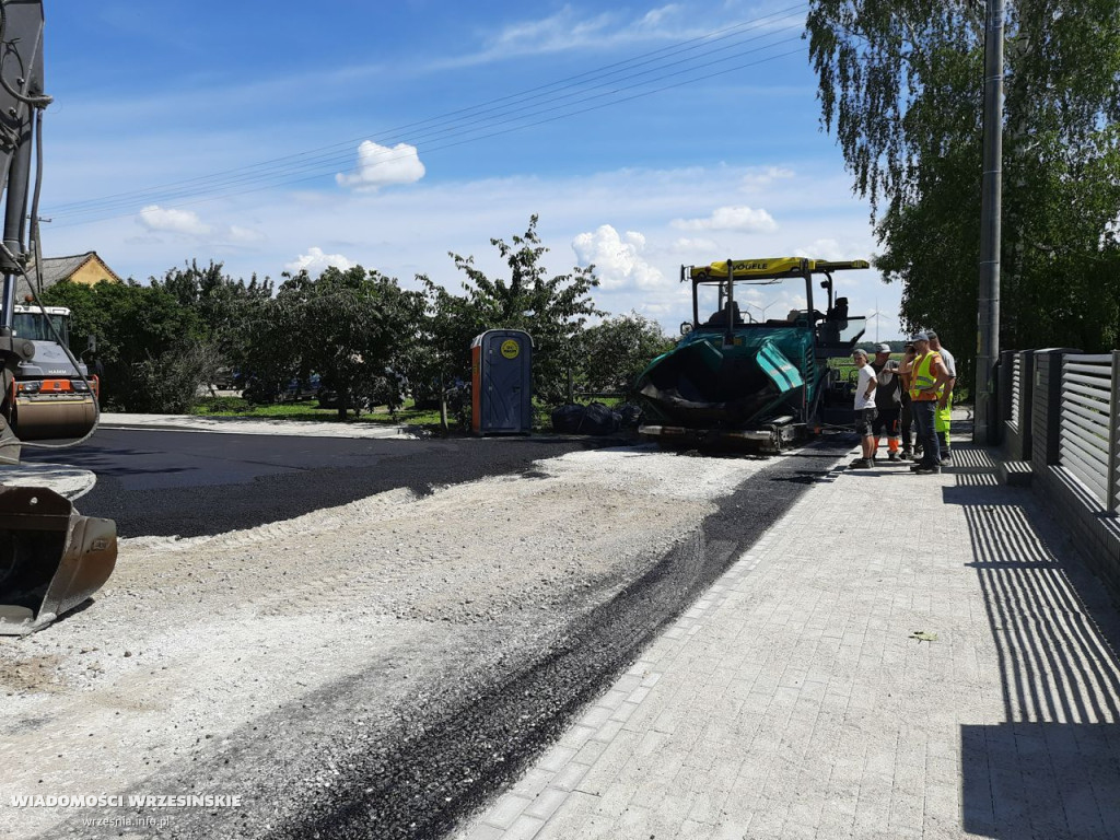 Remontują drogę w Biechówku [FOTO]