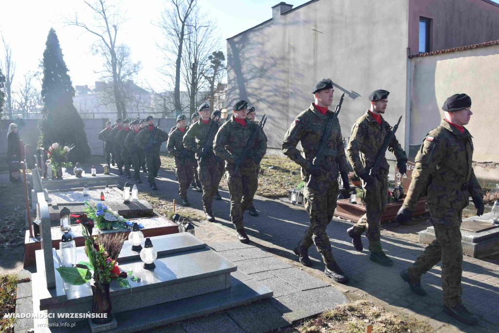 Pomnik gen. Romana Abrahama w Cieślach Małych