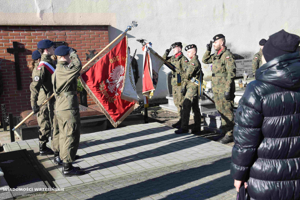 Pomnik gen. Romana Abrahama w Cieślach Małych