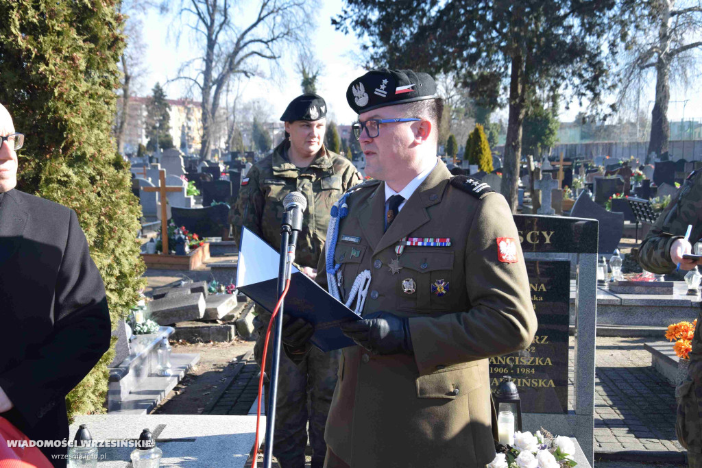 Pomnik gen. Romana Abrahama w Cieślach Małych