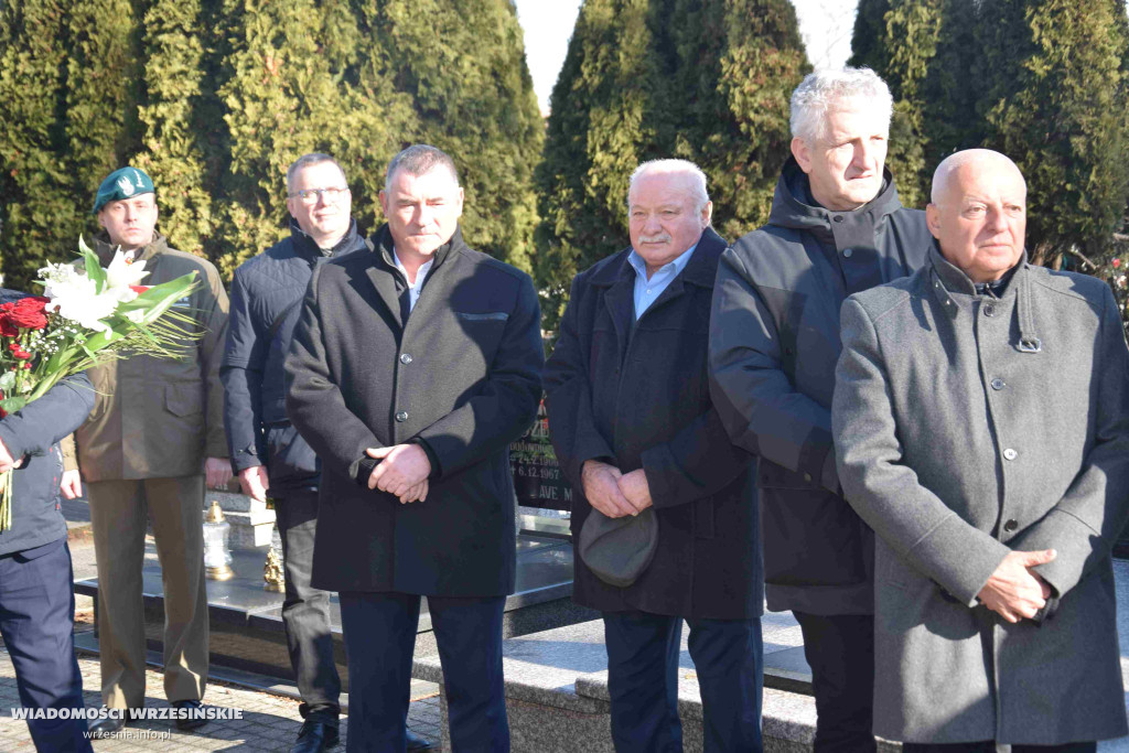 Pomnik gen. Romana Abrahama w Cieślach Małych