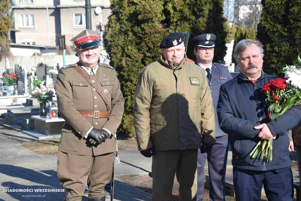 Pomnik gen. Romana Abrahama w Cieślach Małych