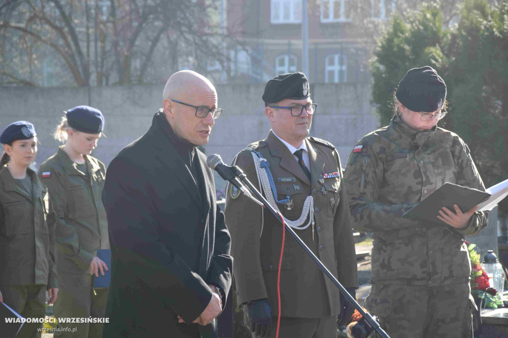 Pomnik gen. Romana Abrahama w Cieślach Małych