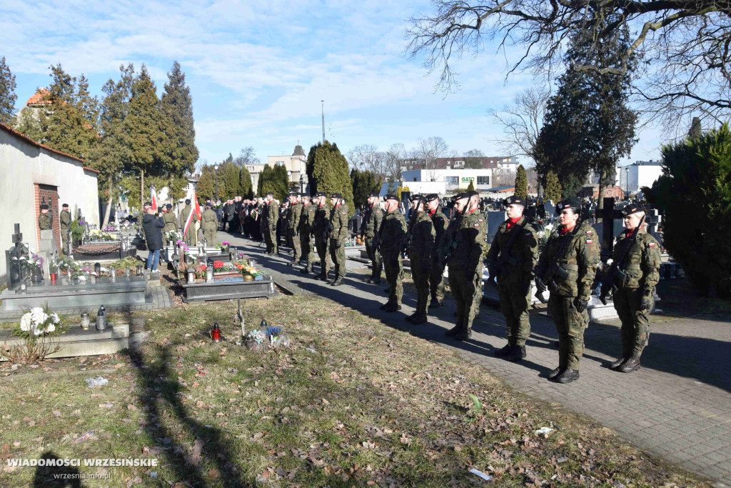 Pomnik gen. Romana Abrahama w Cieślach Małych