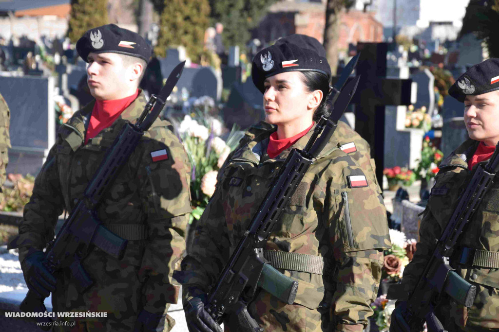 Pomnik gen. Romana Abrahama w Cieślach Małych