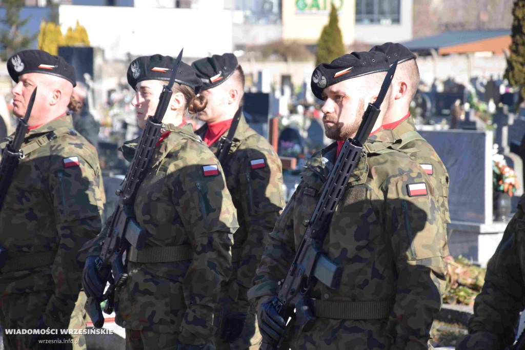 Pomnik gen. Romana Abrahama w Cieślach Małych