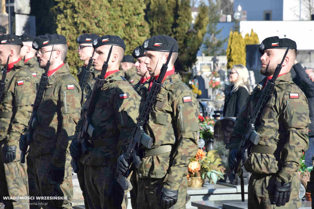Pomnik gen. Romana Abrahama w Cieślach Małych