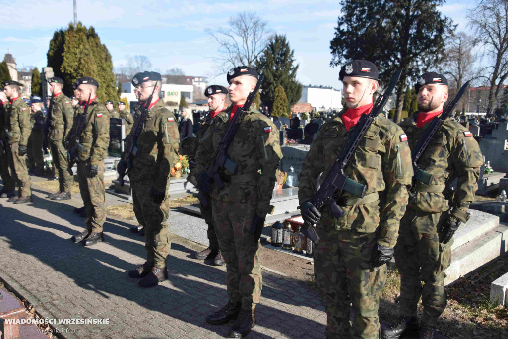 Pomnik gen. Romana Abrahama w Cieślach Małych