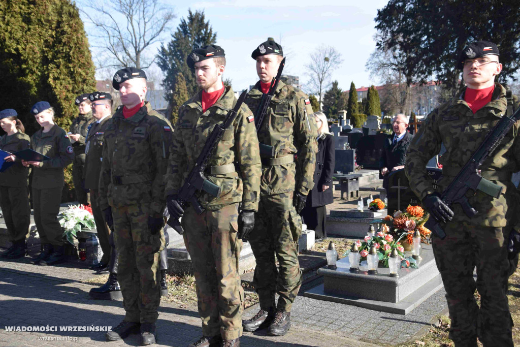Pomnik gen. Romana Abrahama w Cieślach Małych