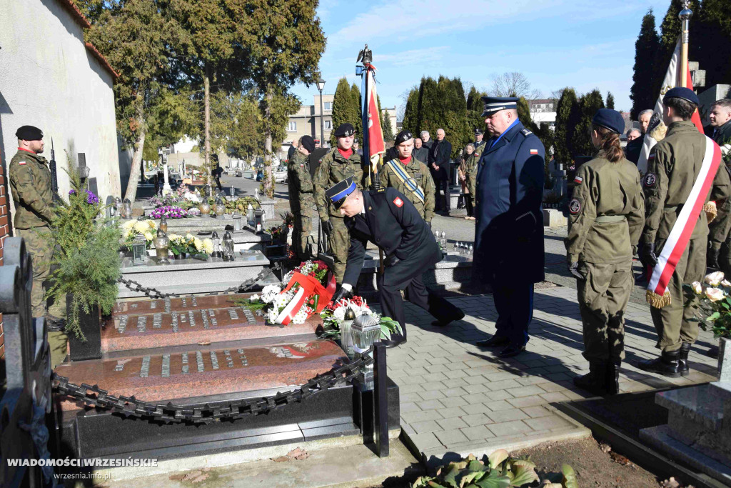 Pomnik gen. Romana Abrahama w Cieślach Małych