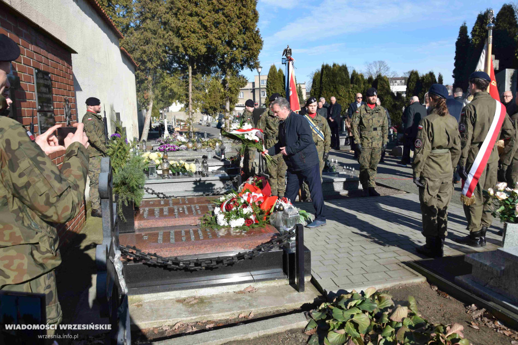 Pomnik gen. Romana Abrahama w Cieślach Małych