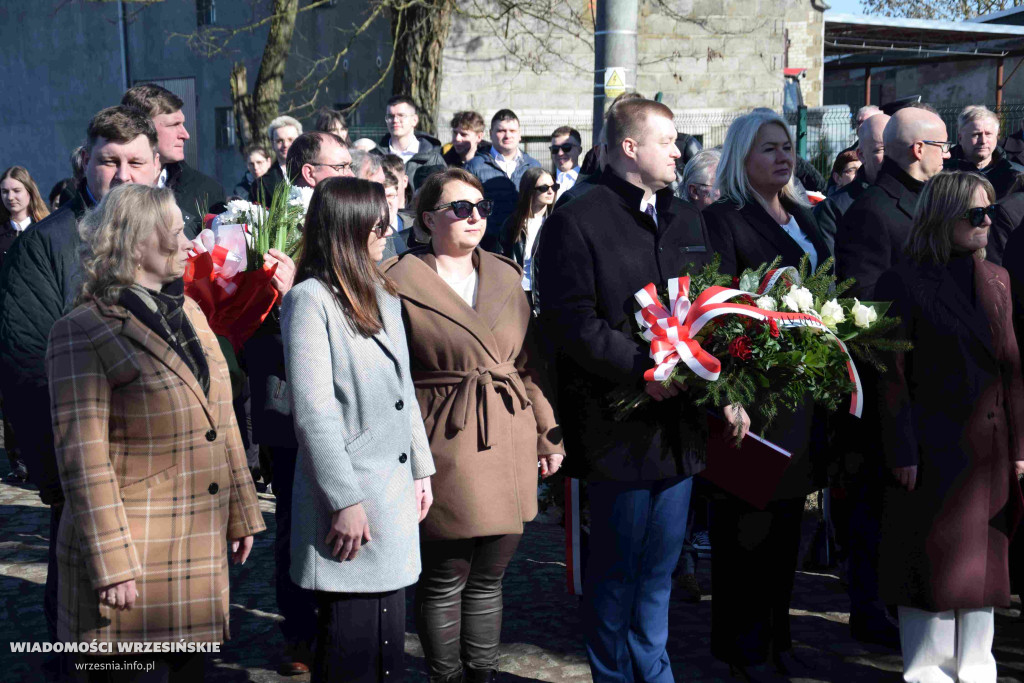 Pomnik gen. Romana Abrahama w Cieślach Małych