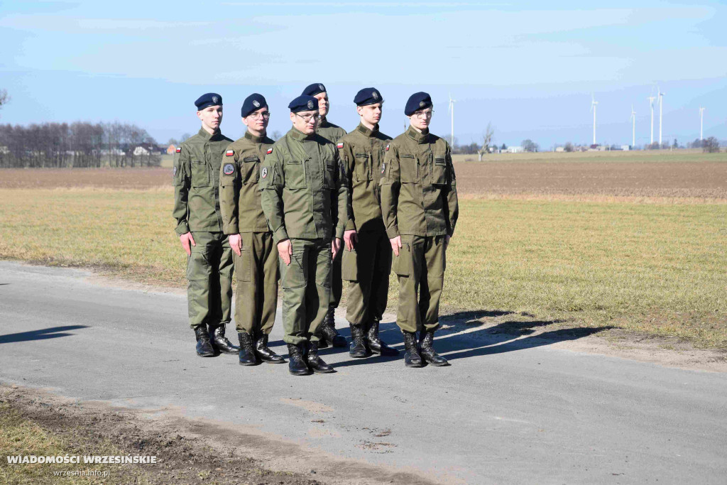 Pomnik gen. Romana Abrahama w Cieślach Małych