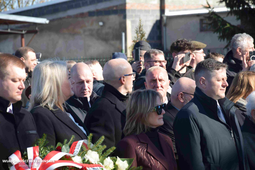 Pomnik gen. Romana Abrahama w Cieślach Małych