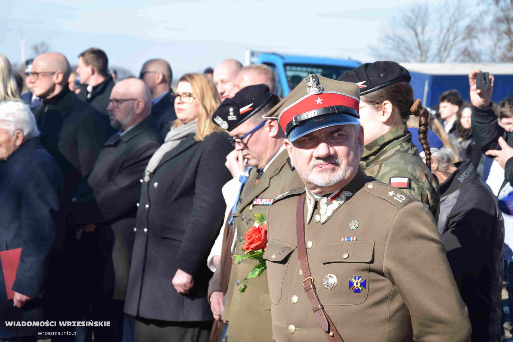 Pomnik gen. Romana Abrahama w Cieślach Małych
