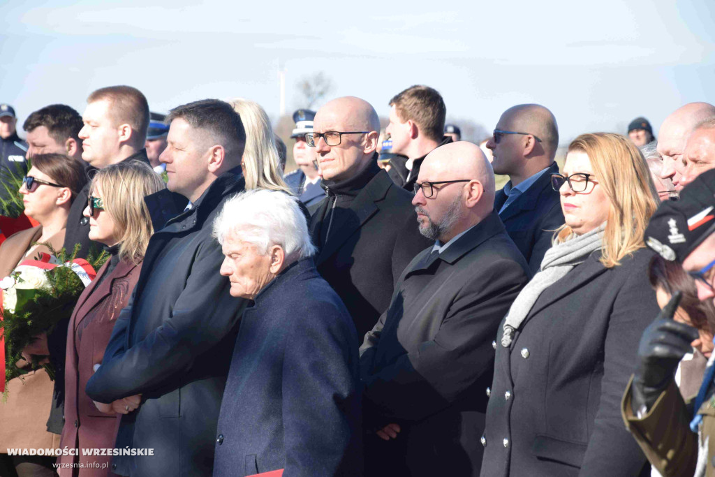 Pomnik gen. Romana Abrahama w Cieślach Małych