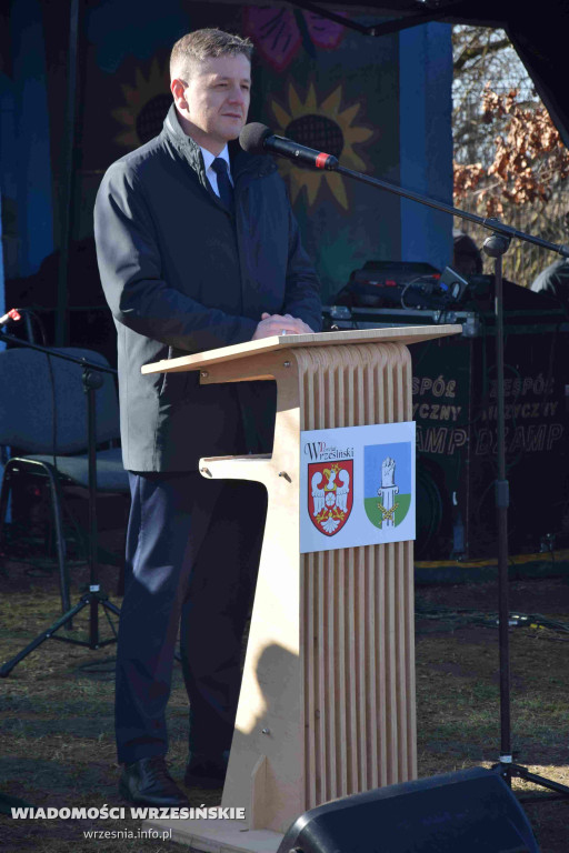 Pomnik gen. Romana Abrahama w Cieślach Małych