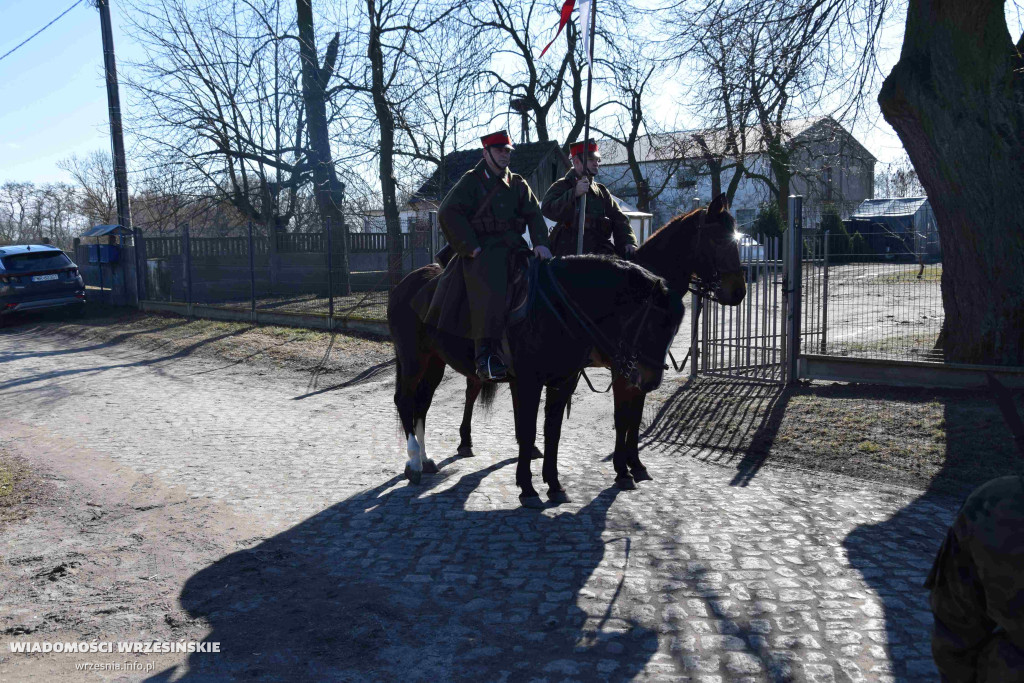 Pomnik gen. Romana Abrahama w Cieślach Małych