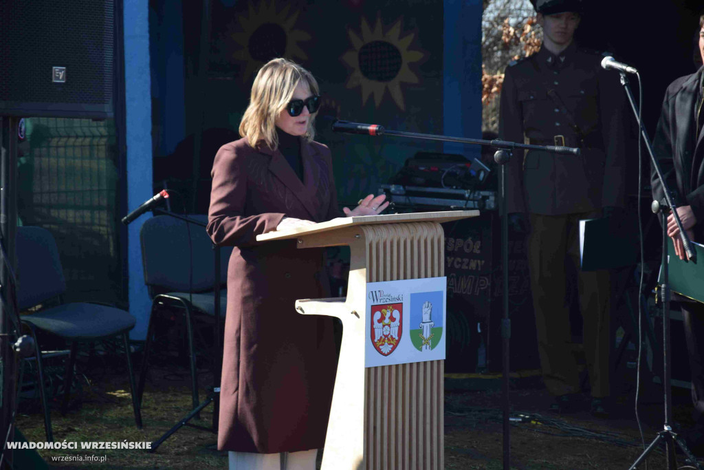 Pomnik gen. Romana Abrahama w Cieślach Małych