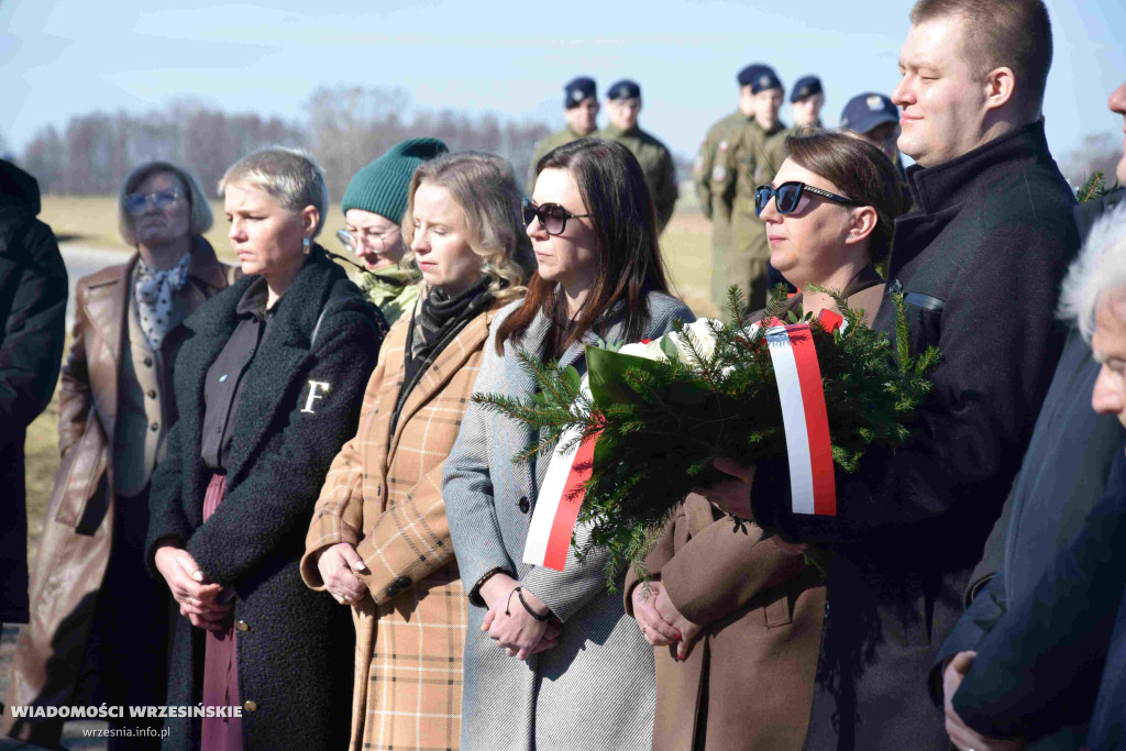Pomnik gen. Romana Abrahama w Cieślach Małych