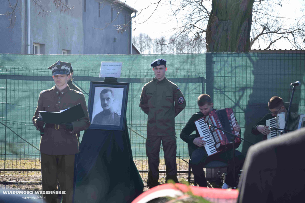 Pomnik gen. Romana Abrahama w Cieślach Małych