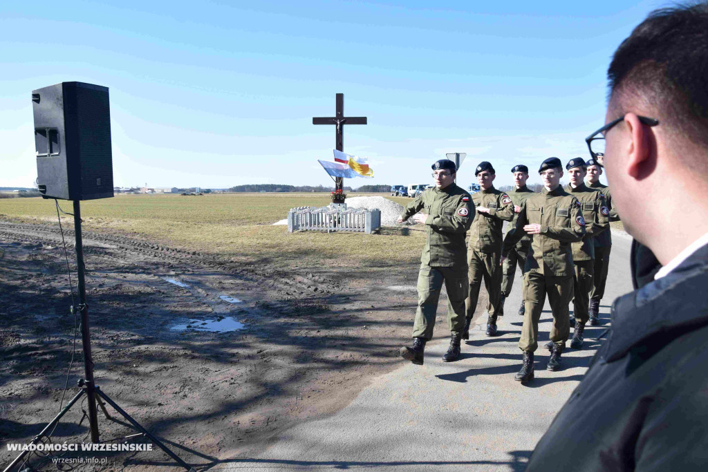 Pomnik gen. Romana Abrahama w Cieślach Małych