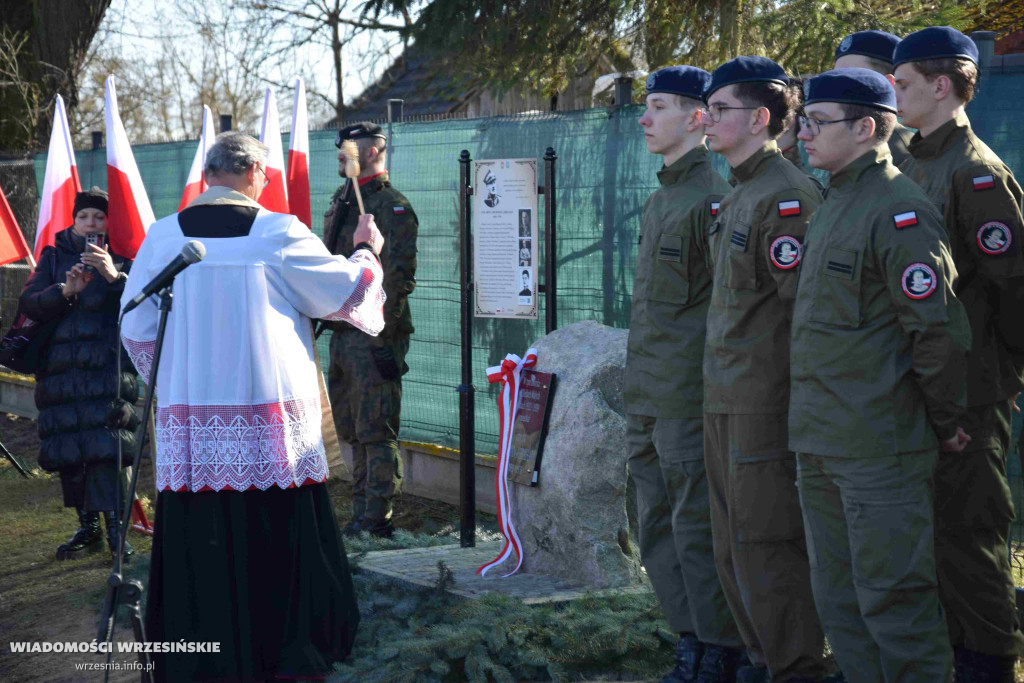 Pomnik gen. Romana Abrahama w Cieślach Małych
