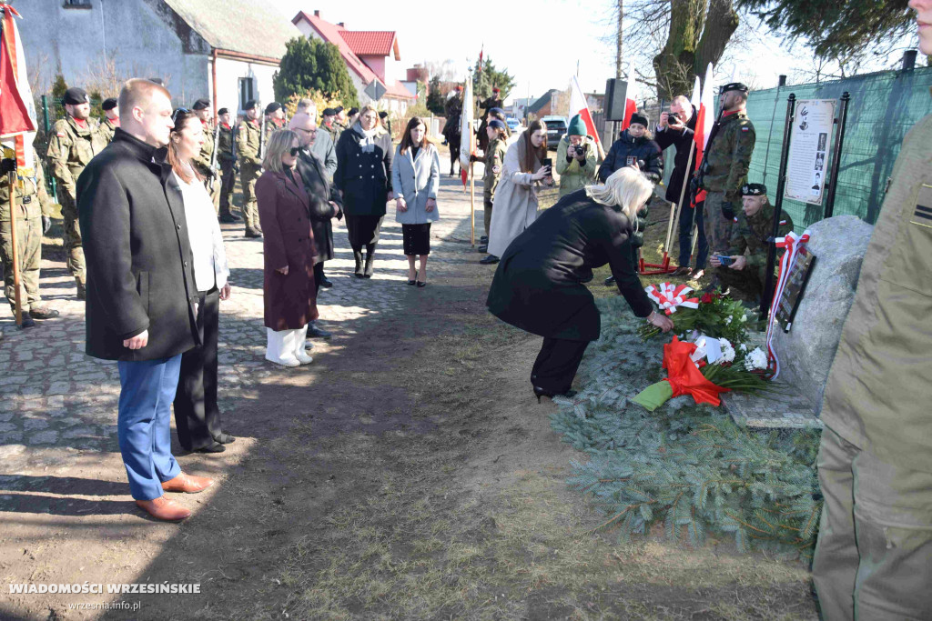 Pomnik gen. Romana Abrahama w Cieślach Małych