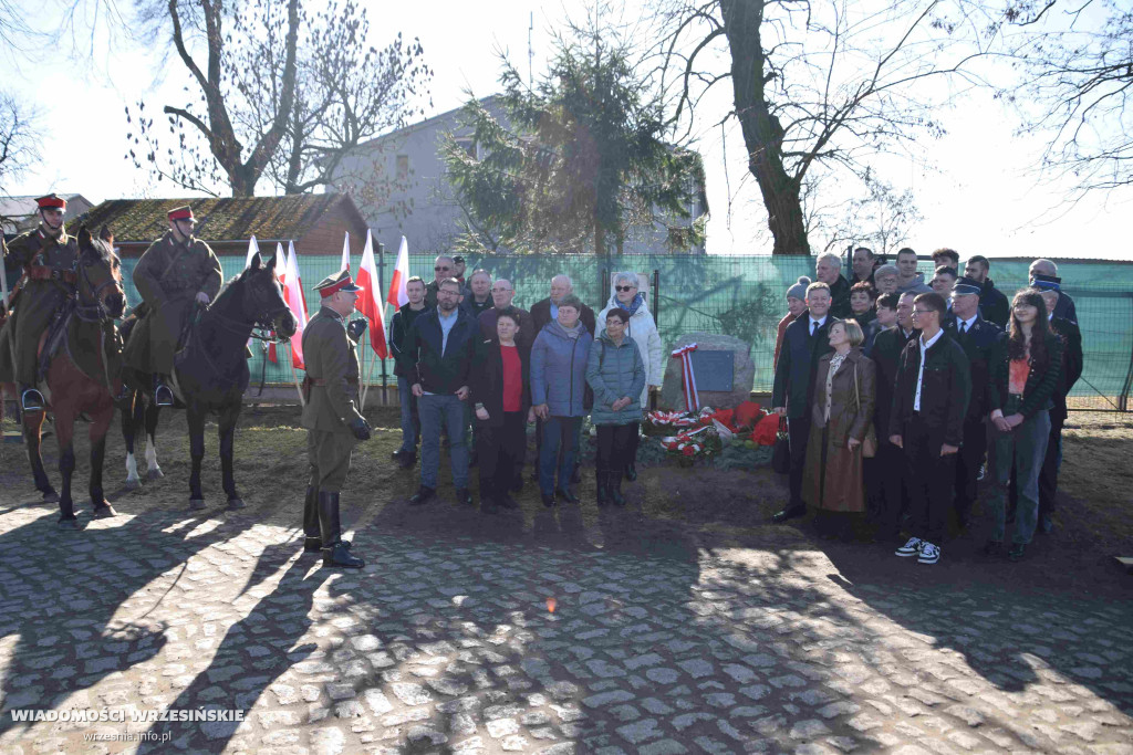Pomnik gen. Romana Abrahama w Cieślach Małych